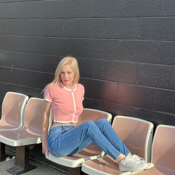 Meet your Posher, Nadia - Picture 1 of 1